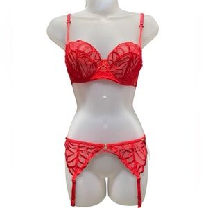 Gossard Fiesta Non Padded Balconette Bra and Bridal Garter Belt 32C/XS‎ Red
